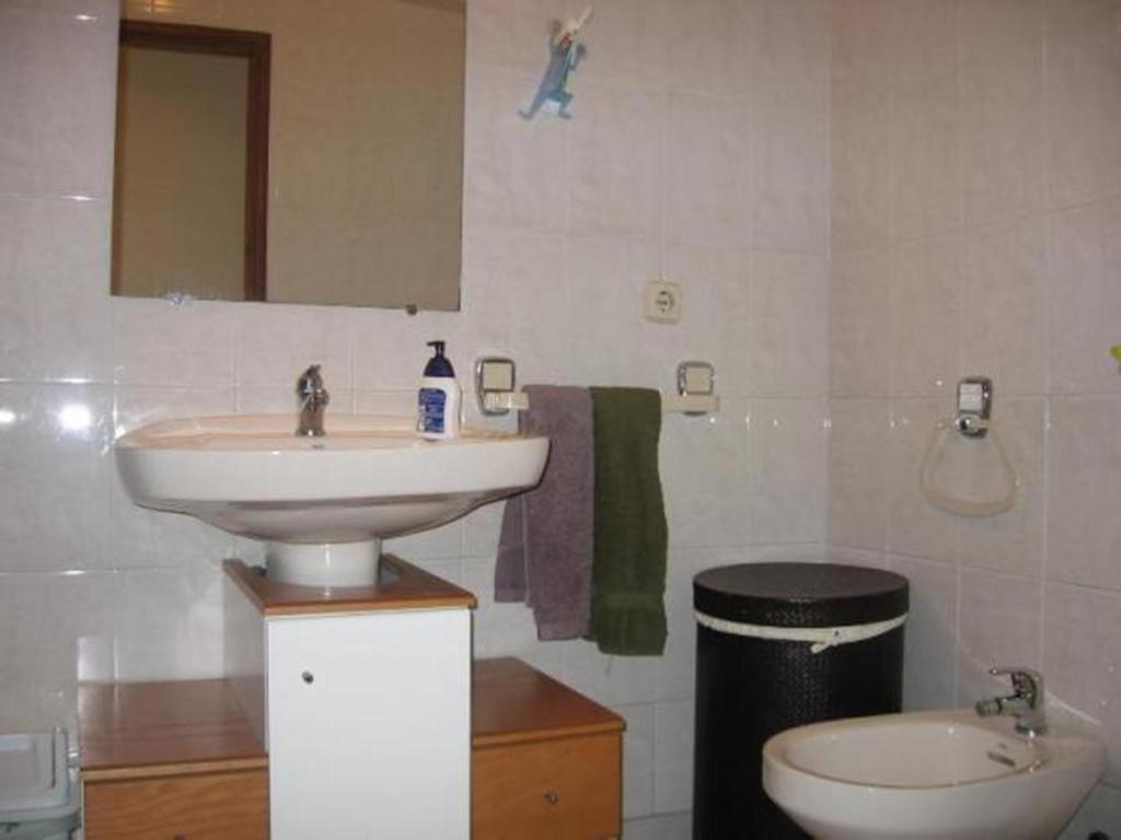 Apartment With Private Garden Porto Room photo
